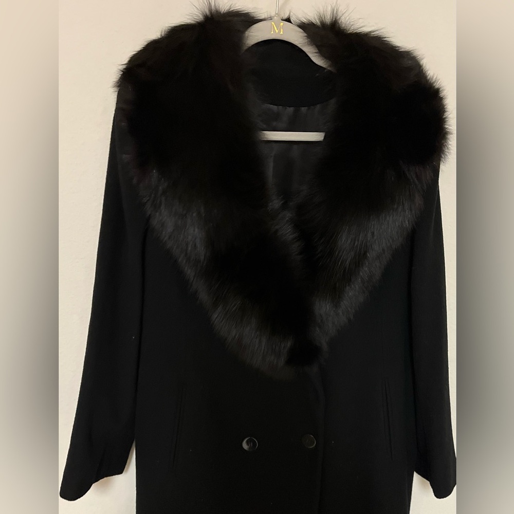 Good as NEW Coat - Luxurious 100% Cashmere & Fox Fur Collar